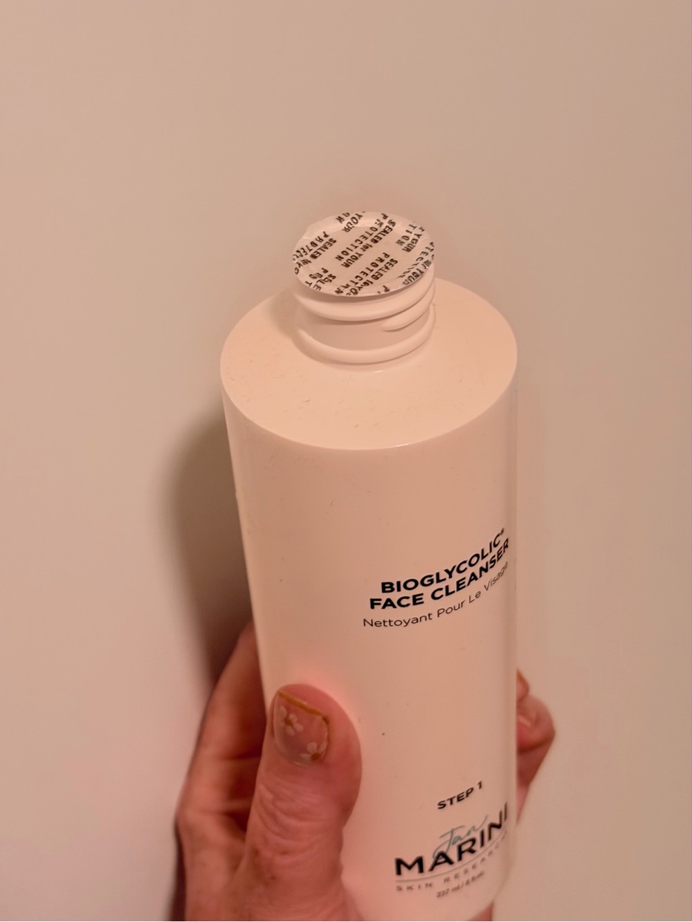 Jan Marini Bioglycolic Face Cleanser ——Exp. 12/27 - Picture 2 of 3